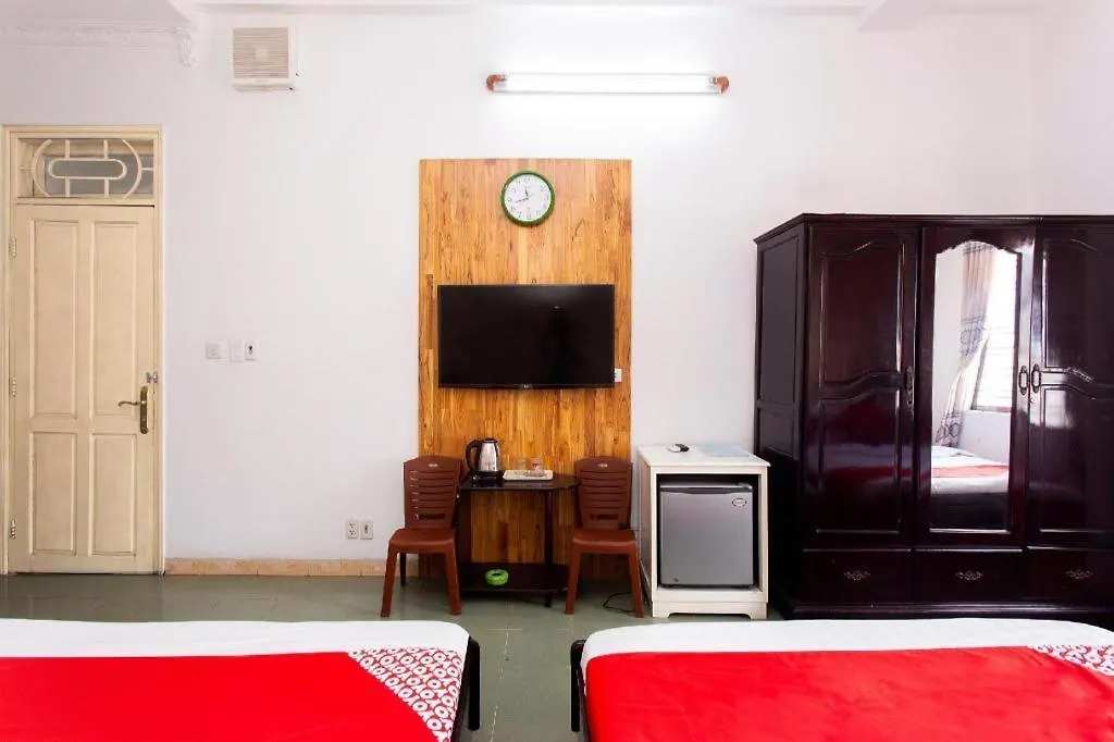 **  Oyo 553 Truong Giang Hotel Da Nang Vietnam